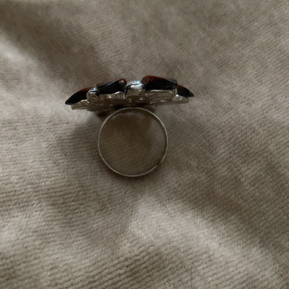 ✅This & That Floral ring, brown black lucite laminated petals,  zircon stones. - Picture 2 of 2
